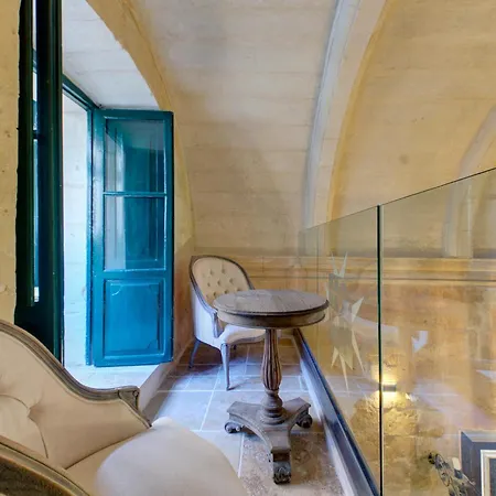 A Luxurious Palazzo In Valetta With Private Pool By 360 Estates Villa