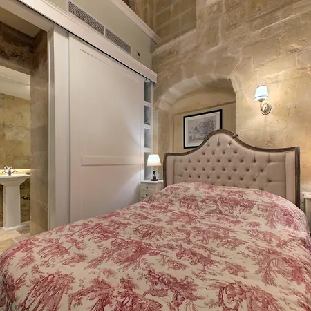 Villa A Luxurious Palazzo In Valetta With Private Pool By 360 Estates *