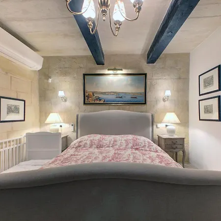 Villa A Luxurious Palazzo In Valetta With Private Pool By 360 Estates Valletta