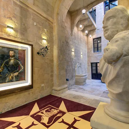 A Luxurious Palazzo In Valetta With Private Pool By 360 Estates Valletta