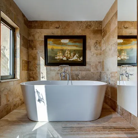 Villa A Luxurious Palazzo In Valetta With Private Pool By 360 Estates *