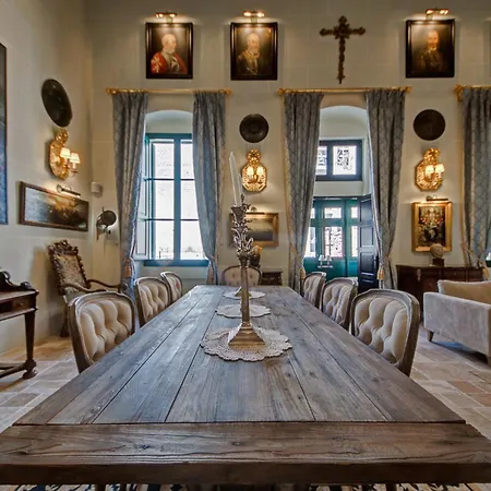 A Luxurious Palazzo In Valetta With Private Pool By 360 Estates Villa Valletta