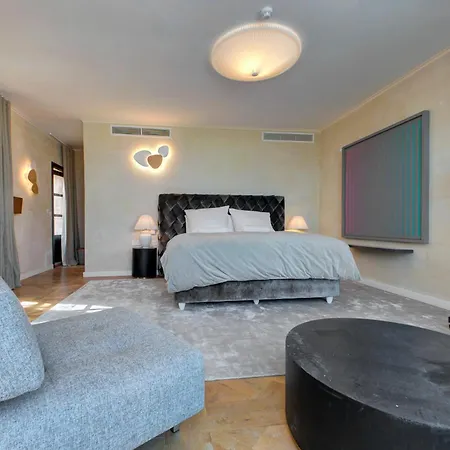 Villa A Luxurious Palazzo In Valetta With Private Pool By 360 Estates Valletta