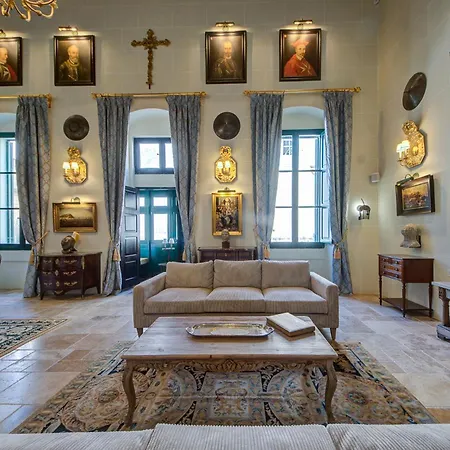 Villa A Luxurious Palazzo In Valetta With Private Pool By 360 Estates Valletta