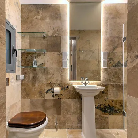 A Luxurious Palazzo In Valetta With Private Pool By 360 Estates