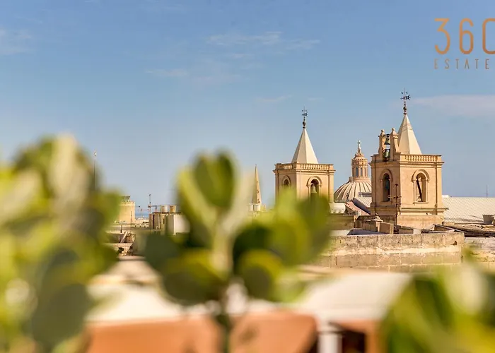 A Luxurious Palazzo In Valetta With Private Pool By 360 Estates *