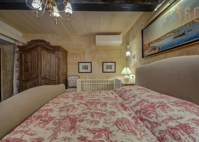 Villa A Luxurious Palazzo In Valetta With Private Pool By 360 Estates *