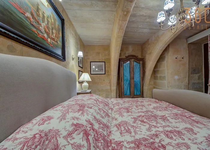 Villa A Luxurious Palazzo In Valetta With Private Pool By 360 Estates Valletta
