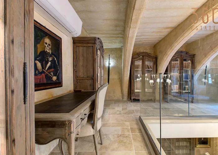 A Luxurious Palazzo In Valetta With Private Pool By 360 Estates Villa